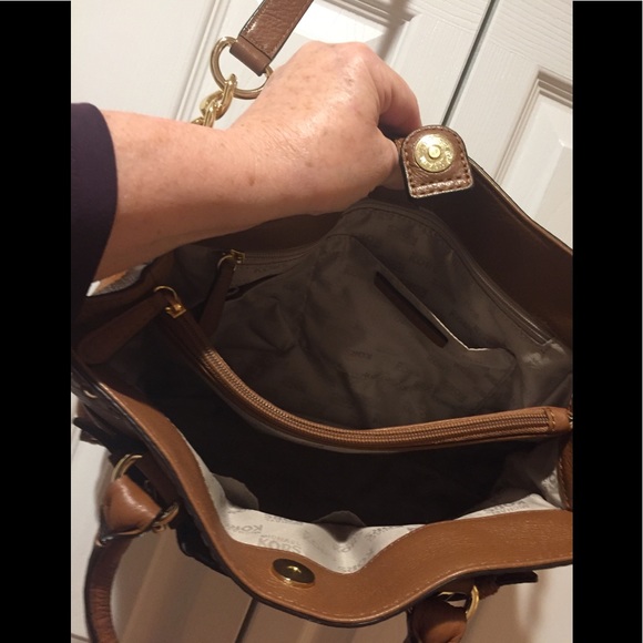 Authentic~MICHAEL Michael Kors~ Leather Satchel - Picture 5 of 8